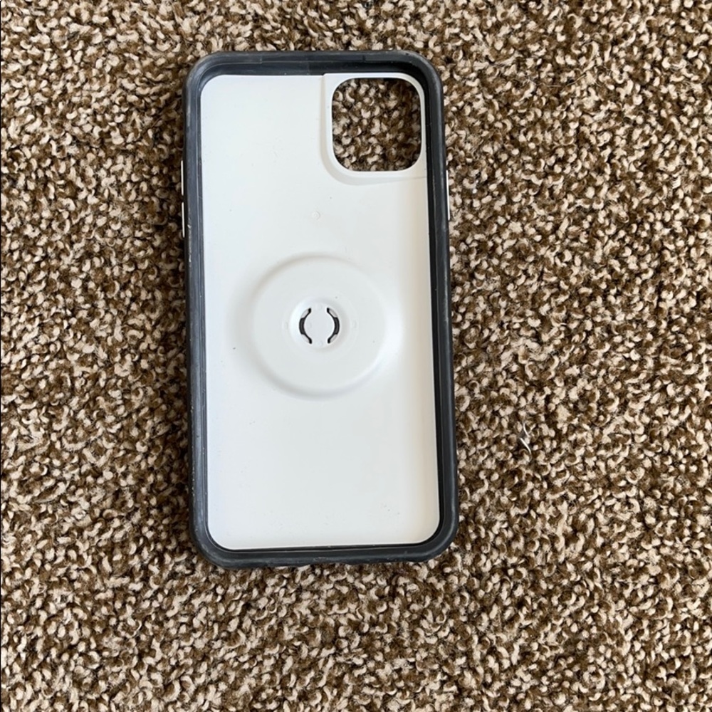 11 Pro Max Otter Box With Pop Socket Attached - image 2
